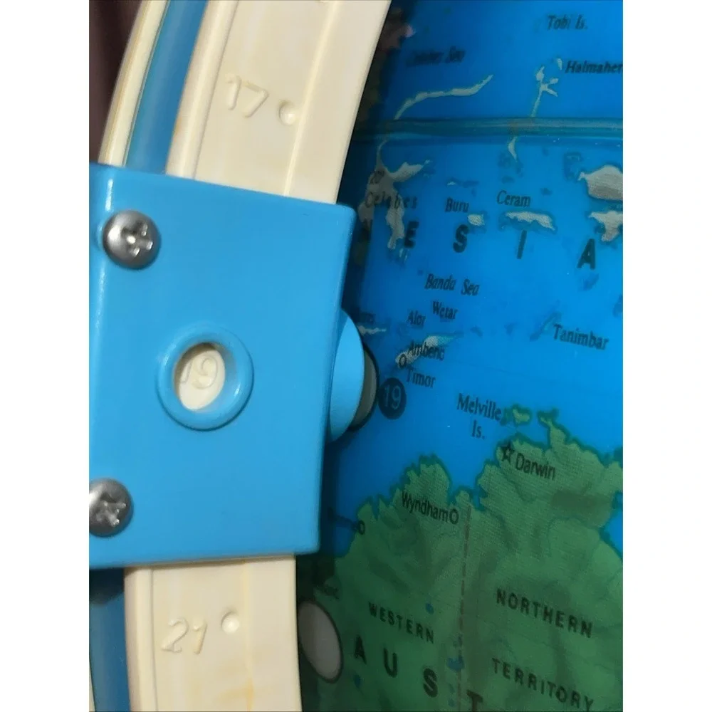 Vintage 1988 Fisher Price World Globe Illuminated Educational Viewfinder Works
